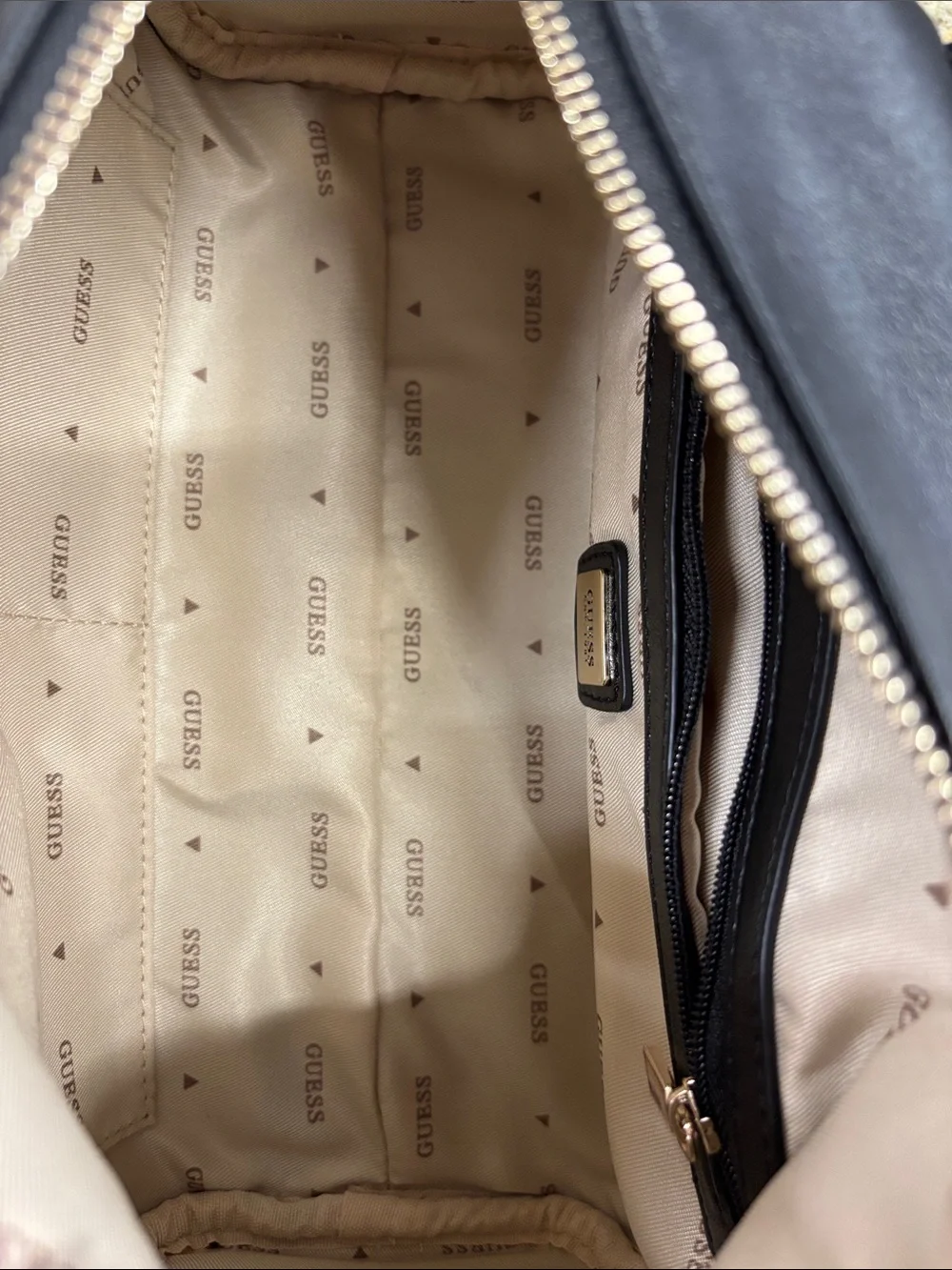 GUESS Barrel Satchel bag black light weight